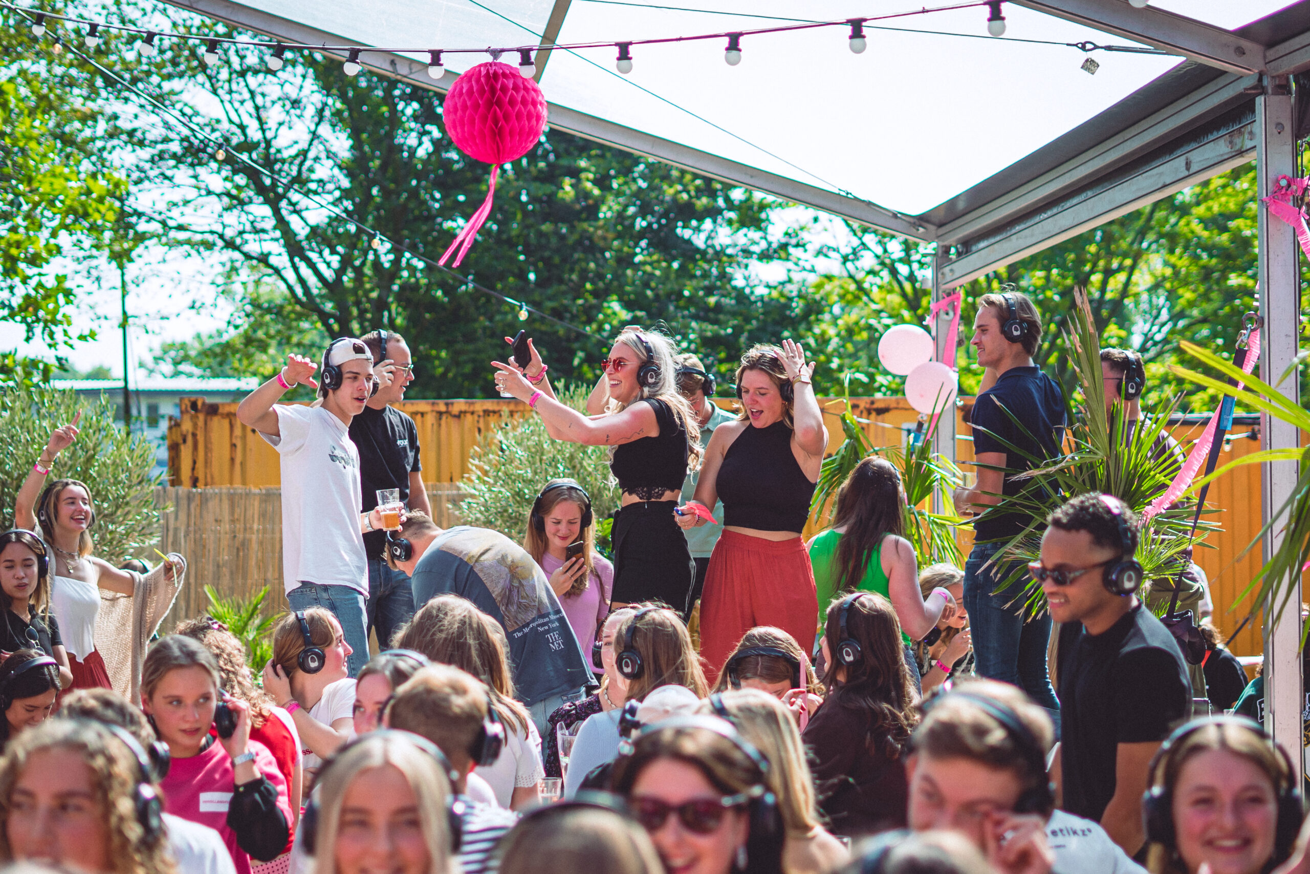 Silent disco tijdens bedrijfsfeest
